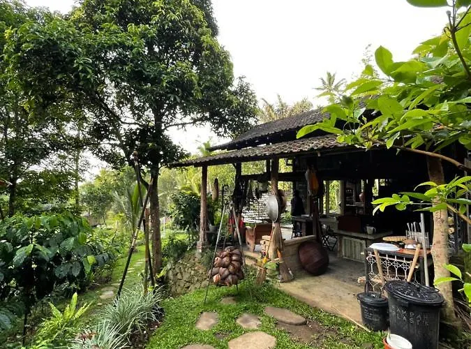 Oemah Tepi Sawah ロッジ