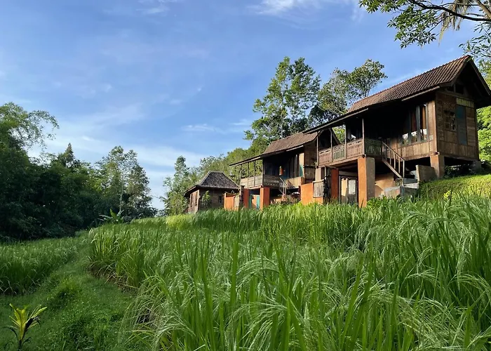 Oemah Tepi Sawah ロッジ *