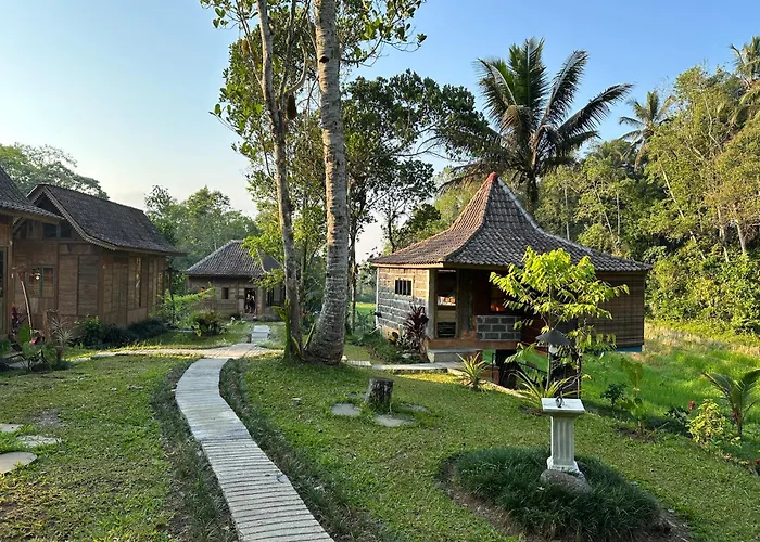 Oemah Tepi Sawah * ジャティルウィ