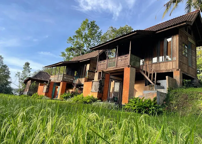 Oemah Tepi Sawah ロッジ *