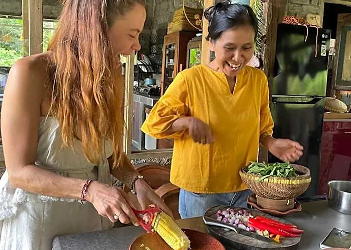 Oemah Tepi Sawah